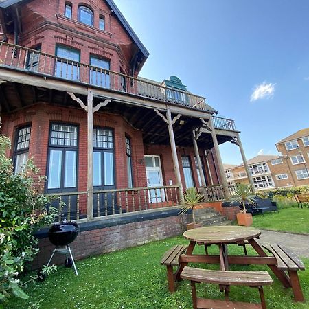 Captain'S Deck Beach Balcony Perfectlysaltburn Exterior photo
