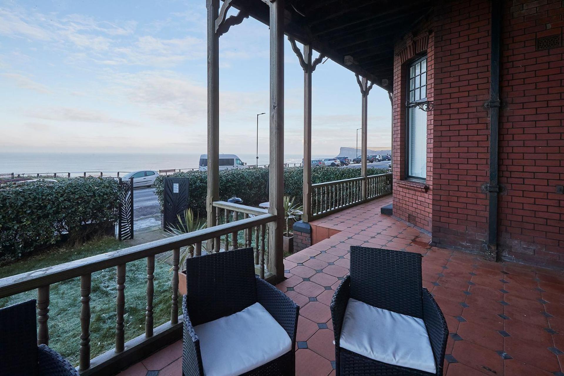 Captain'S Deck Beach Balcony Perfectlysaltburn Exterior photo