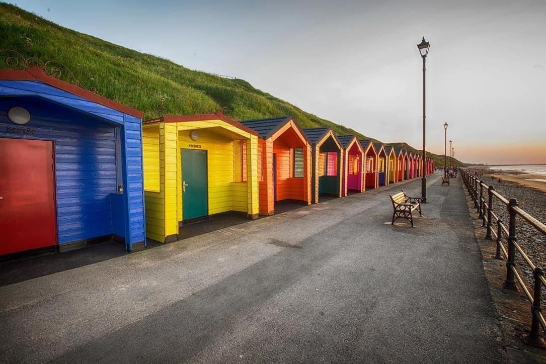 Captain'S Deck Beach Balcony Perfectlysaltburn Exterior photo