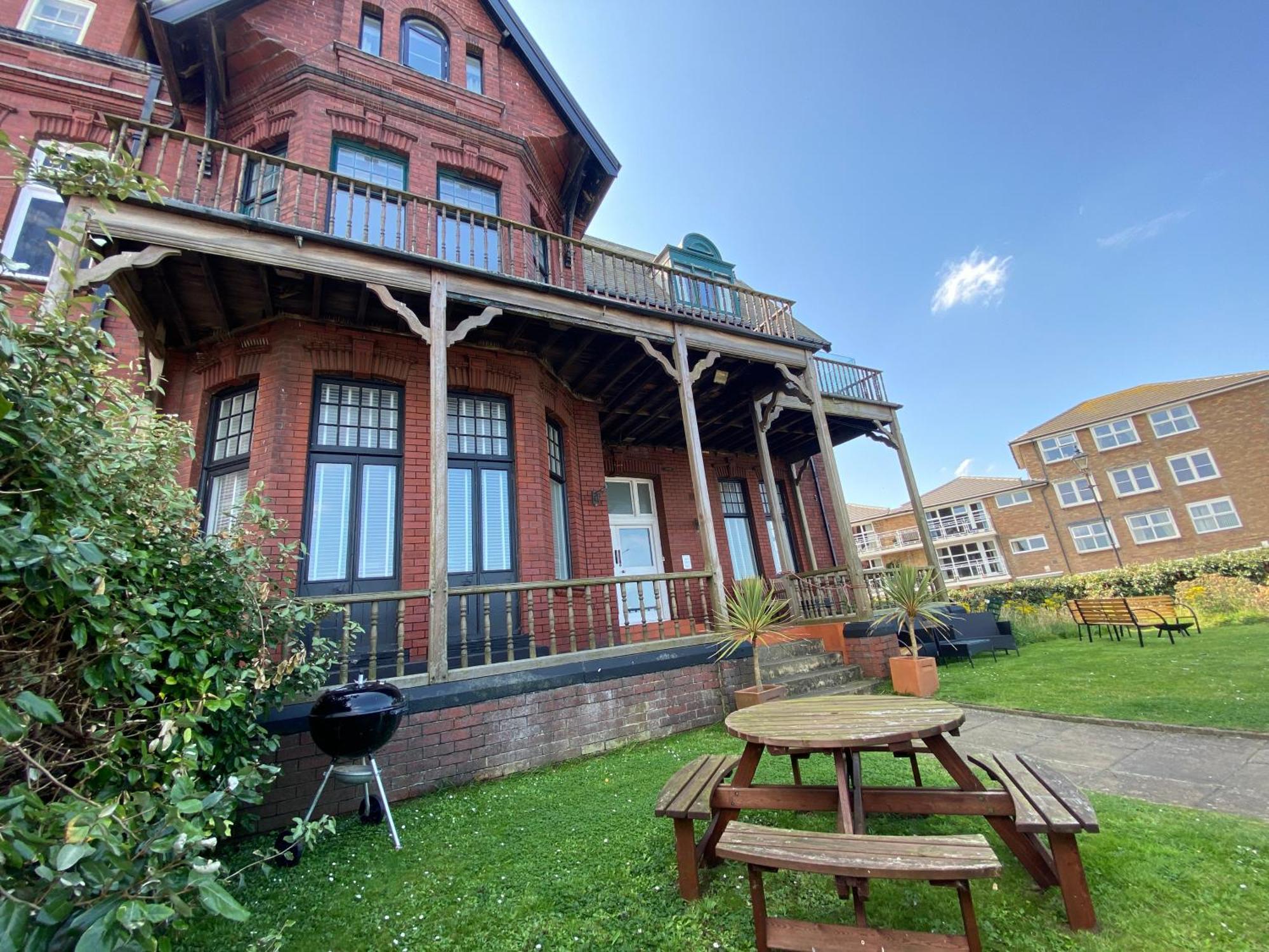 Captain'S Deck Beach Balcony Perfectlysaltburn Exterior photo