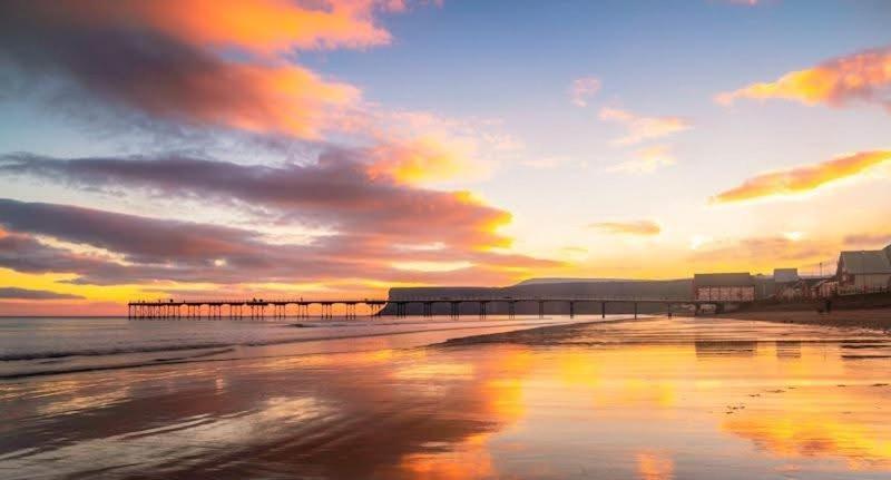 Captain'S Deck Beach Balcony Perfectlysaltburn Exterior photo